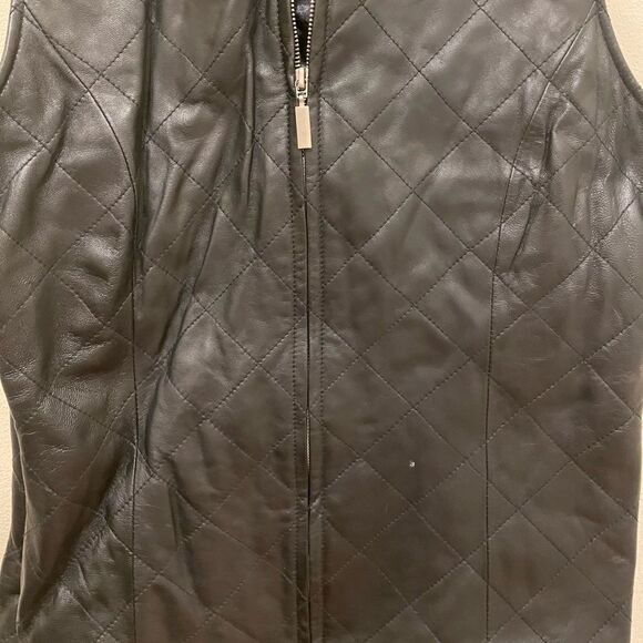 New Pamela McCoy collection quilted black leather sleeveless vest size medium - Picture 4 of 9